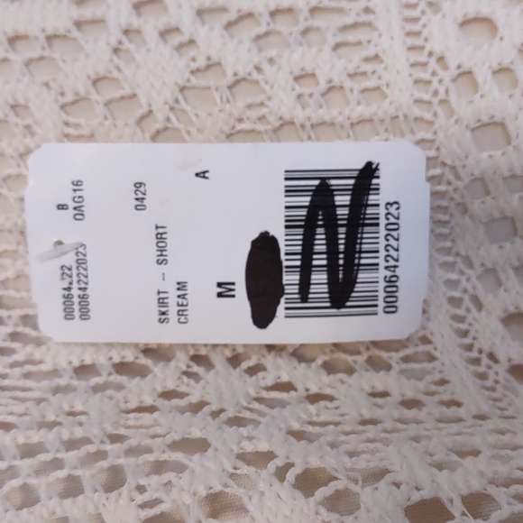 Forever 21 Crochet Lace Eyelet Skater Skirt Medium Cream - Picture 6 of 9